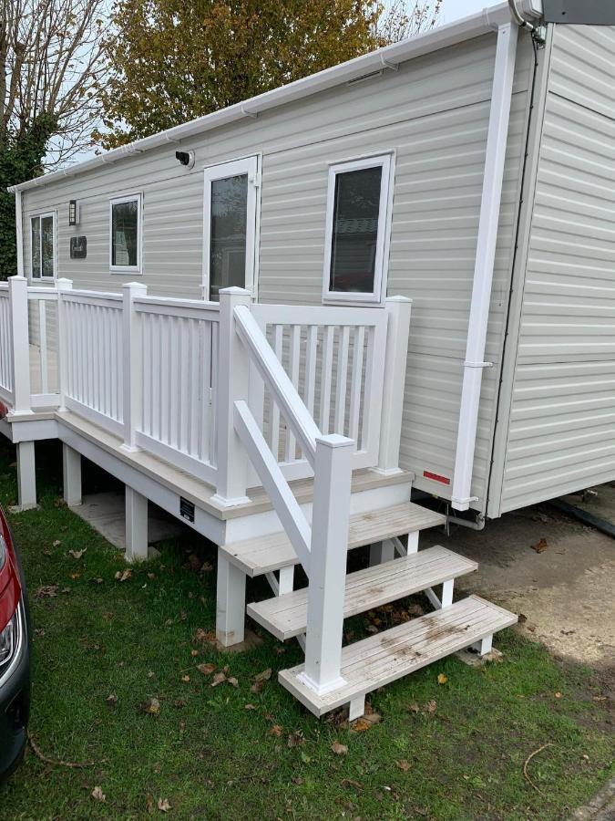 New 2 Bed Holiday Home With Decking In Rockley Park Dorset Near The Sea Lytchett Minster Luaran gambar